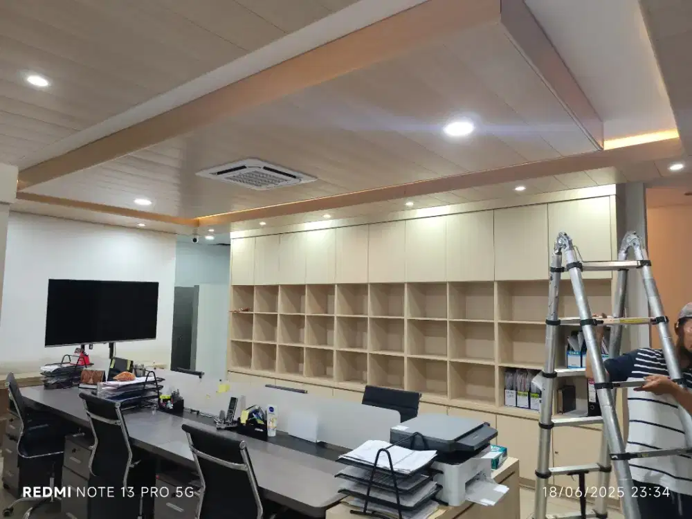 Interior office, kichen set, backdrop, lemari pajangan