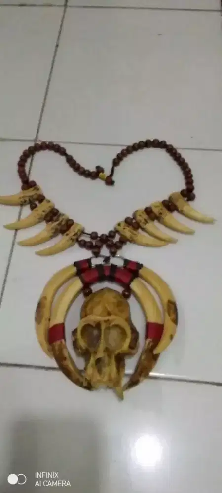Assesoris Kalung Pria Etnik Motif Tengkorak Bahan Resin