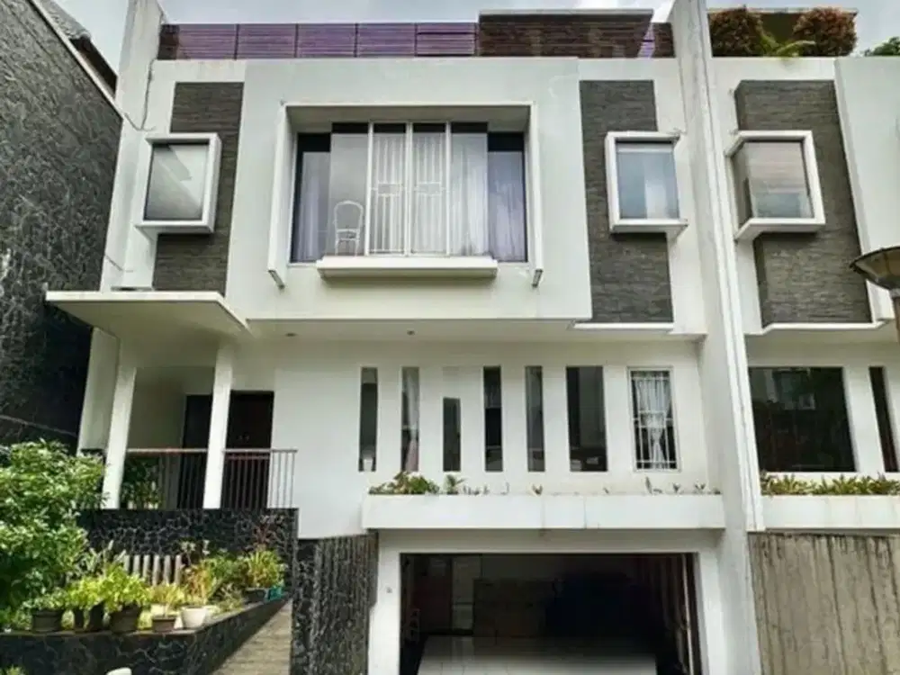 Disewakan TownHouse Modern Di Kebayoran Baru Jakarta Selatan STD640