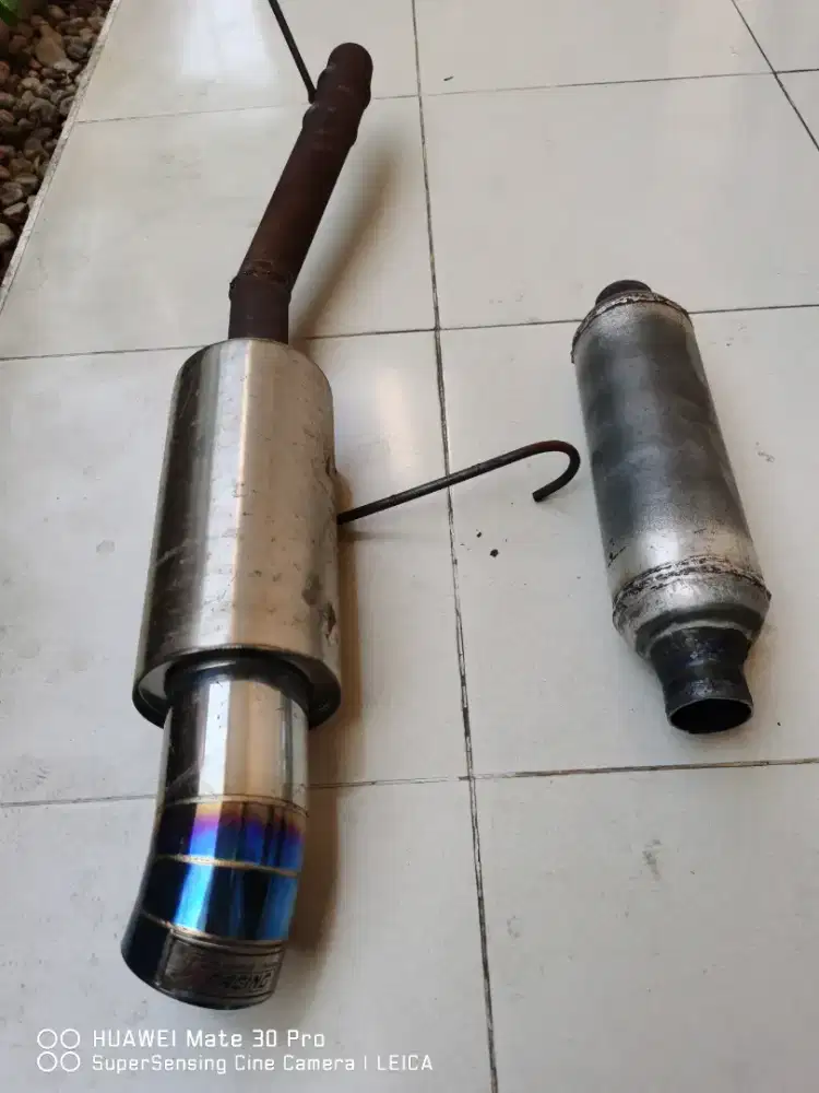 Knalpot mobil bekas ertiga  + acesories sepeda