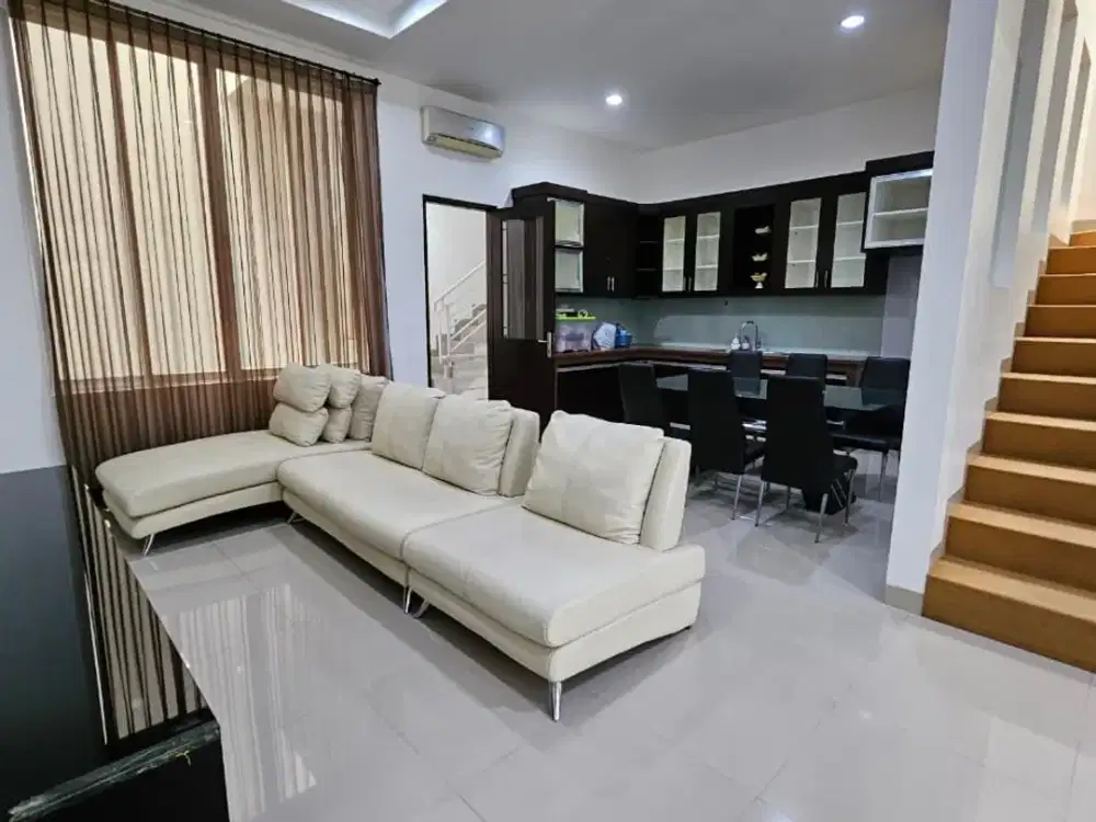 Disewakan Rumah di Manyar Permai PIK