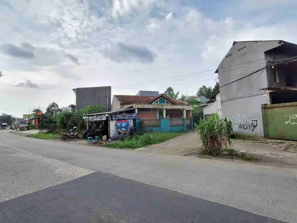 Rumah Strategis Pinggir Jalan Raya Cocok Untuk Usaha Atau jadi Komersial