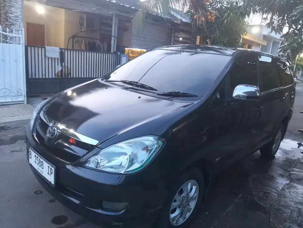 Toyota Kijang Innova 2005 Bensin