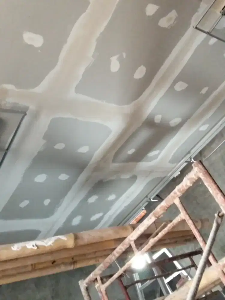 Plafon gypsum,PVC dan Atap bajaringan