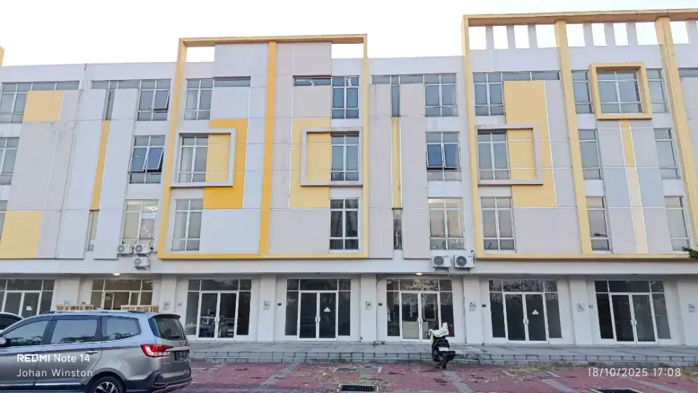 Ruko Sewa Murah Puncak CBD Surabaya Barat Depan