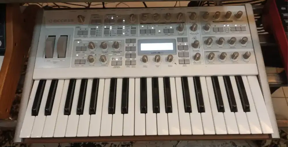 VIRUS TI Synthesizer