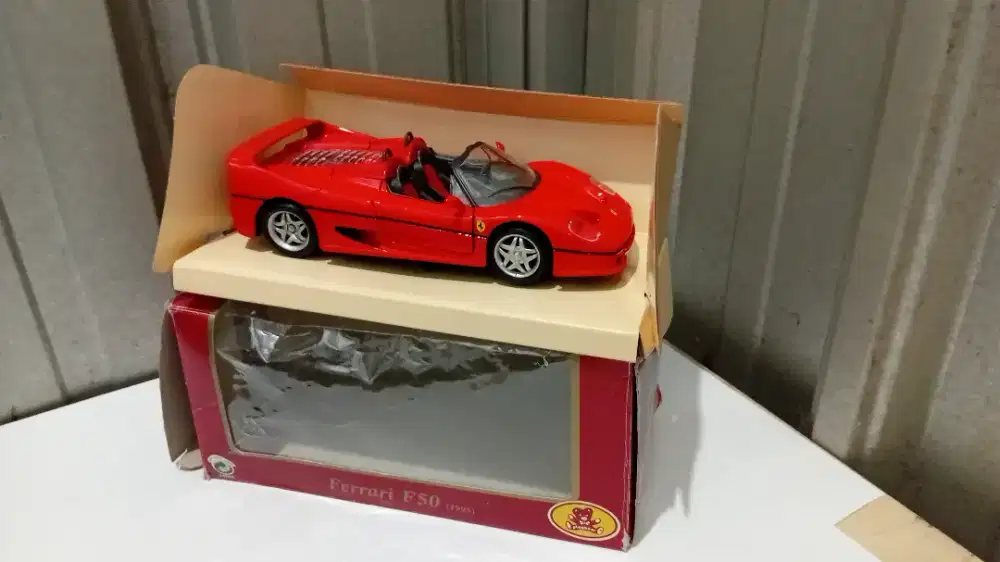 Diecast 1:24 Ferrari F50 Made in Germany