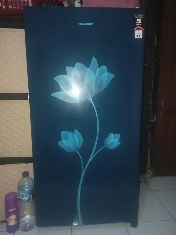Kulkas Polytron 1 Pintu – Motif Bunga Biru (Belleza Series)