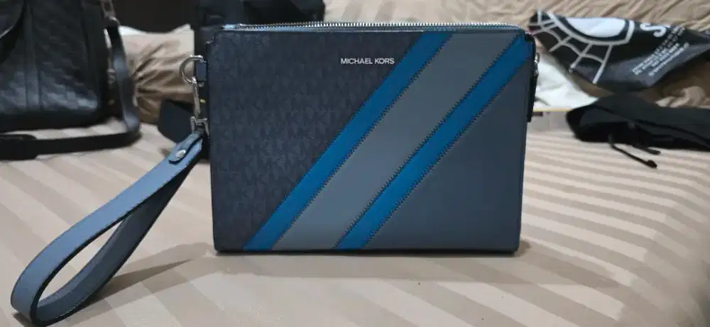 Michael Kors Clutch Unisex Authentic