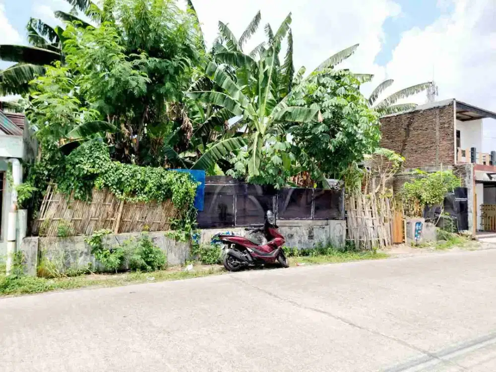 Tanah Luas 403m² Strategis Tepi Jln Ramai di Karanganyar