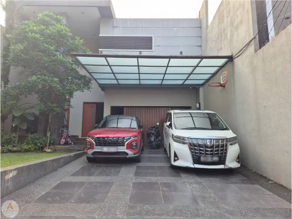 Rumah di Srimahi BKR sayap buahbatu dengan kolam renang