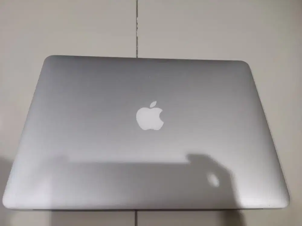 Dijual Macbook Air 13-inch early 2014