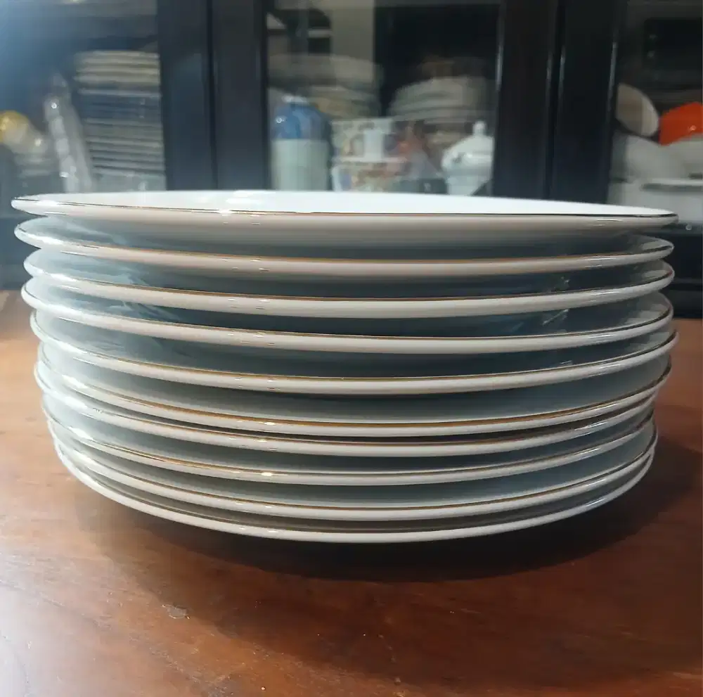 10 pcs piring makan keramik Sango, ceper, putih, pinggiran emas, 25 cm