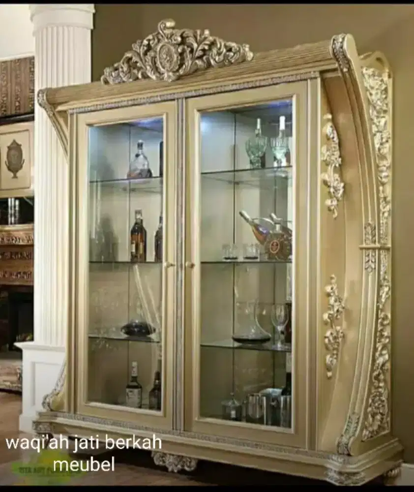 Lemari hias mewah model eropa pintu 2, kayu jati tua