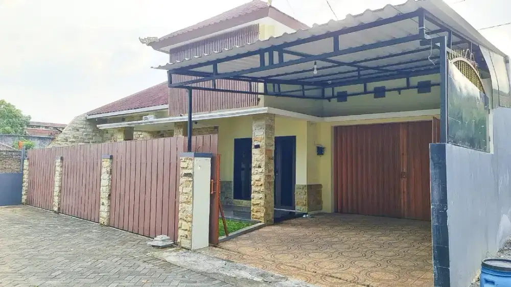 RUMAH MEWAH DI BANYUMANIK UNDIP LOKASI PREMIUM