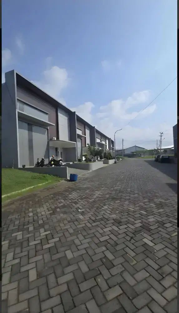 GUDANG,KANTOR,MESS SIAP USAHA LOKASINYA KAWASAN INDUSTRI BSB SEMARANG