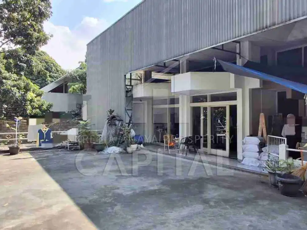 RUMAH USAHA SUPER STRATEGIS di MAINROAD SUTAMI – SAYAP PASTEUR