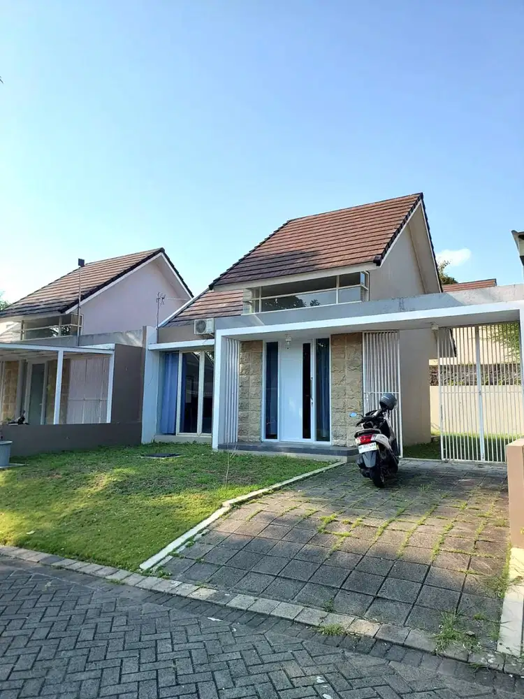 Rumah Halaman Luas di Citra Grand Mutiara