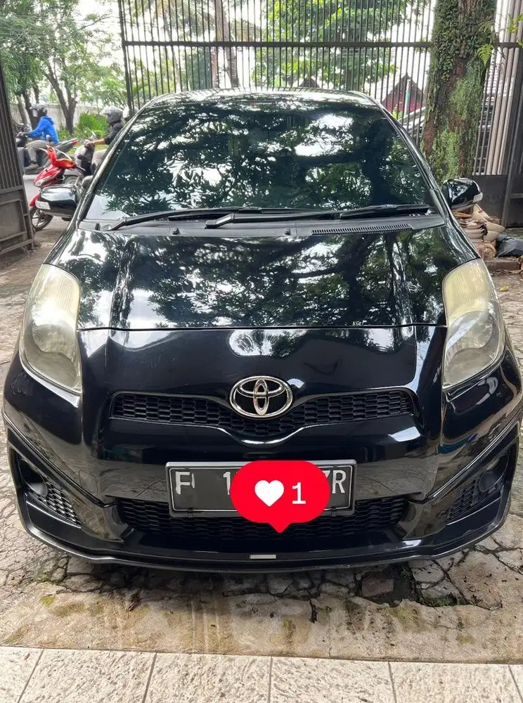 Yaris 2012 TRD Hitam