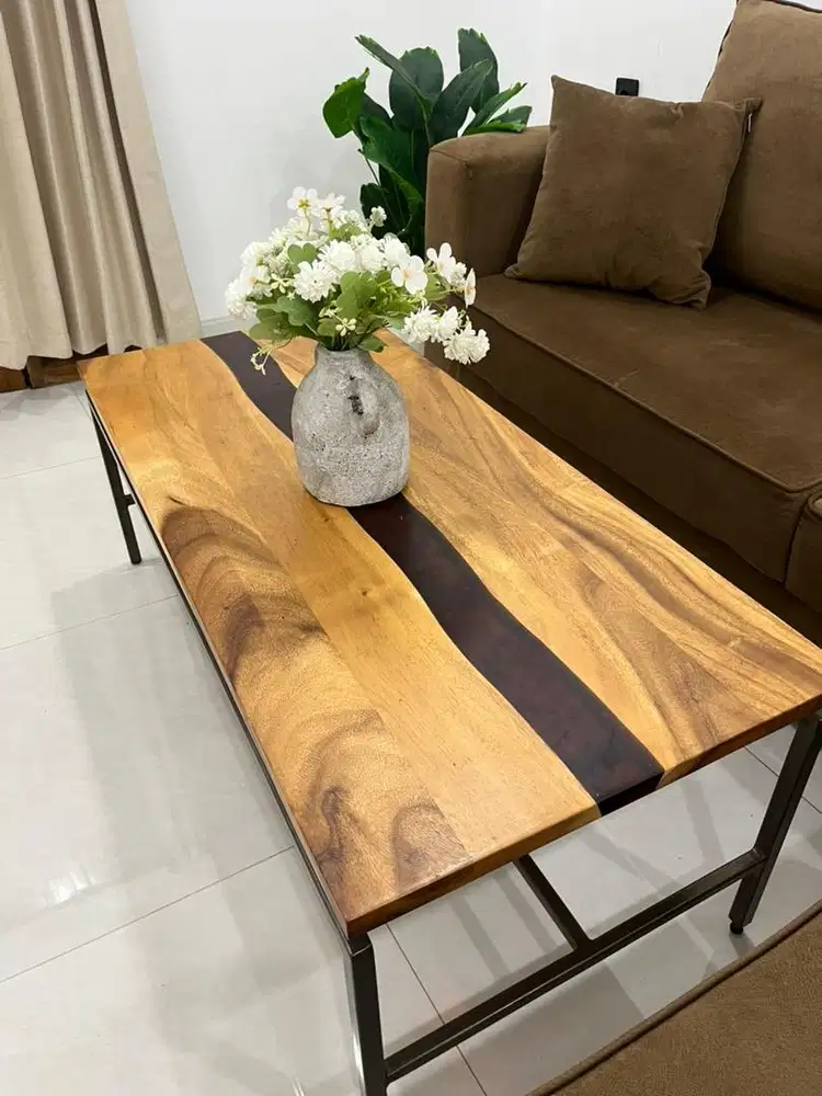 Meja kayu solid like new