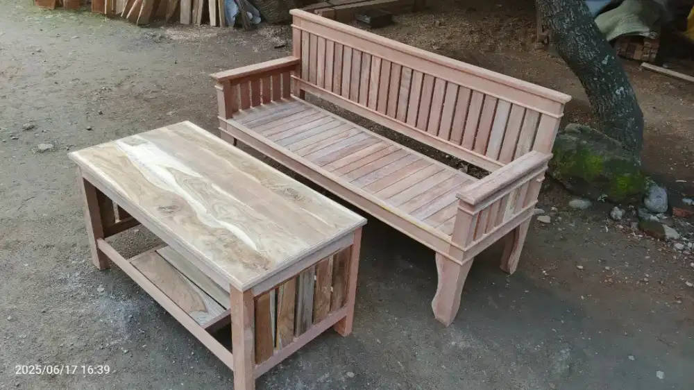 Bangku minimalis teras