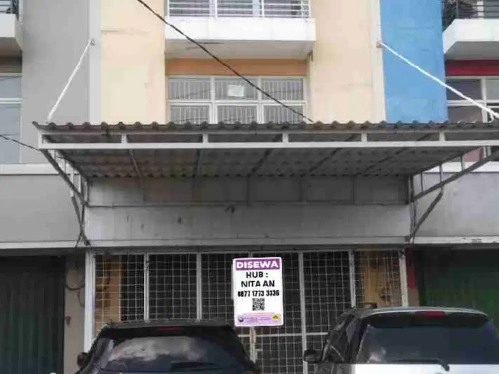 Ruko 3 Lantai Akses trailer di Ifolia Patung Kuda Harapan Indah Bekasi
