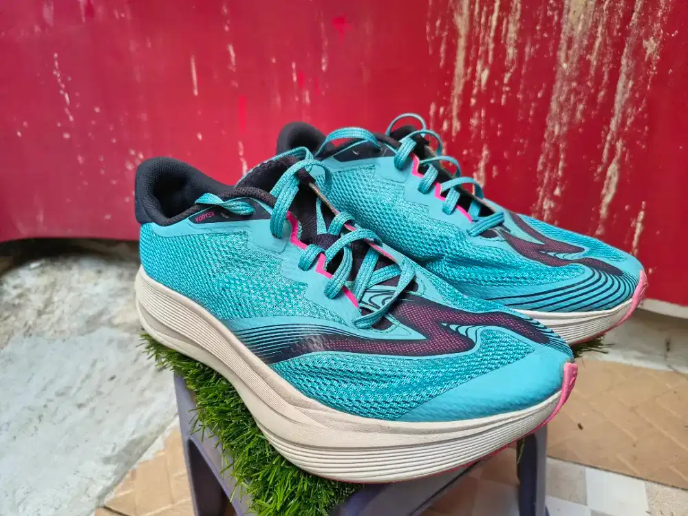 SEPATU LARI SPECS VORTEX SV SUBS1, sz 43