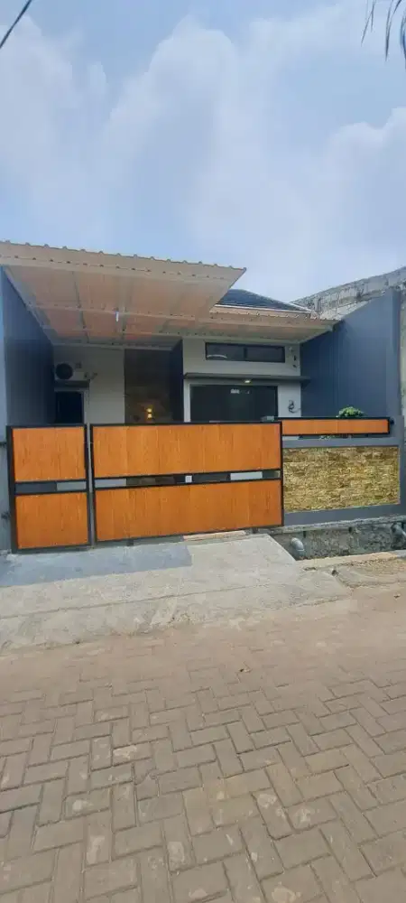 JUAL CEPAT ( RUMAH BARU SIAP HUNI TANPA HARUS RENOVASI)