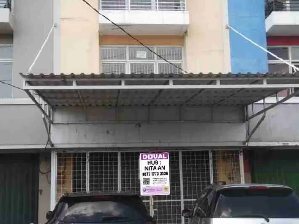 Ruko 3 Lantai Akses trailer di Ifolia Patung Kuda Harapan Indah Bekasi