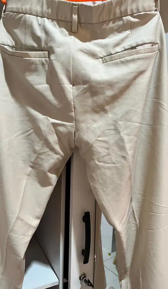 celana pria cream the executive