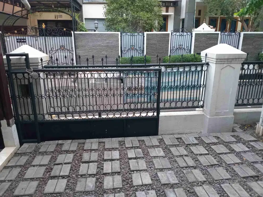 Dijual rumah kemanggisan , 2 lantai , LT 252m2 , LB 196 m2 ,SHM,bebas banjir