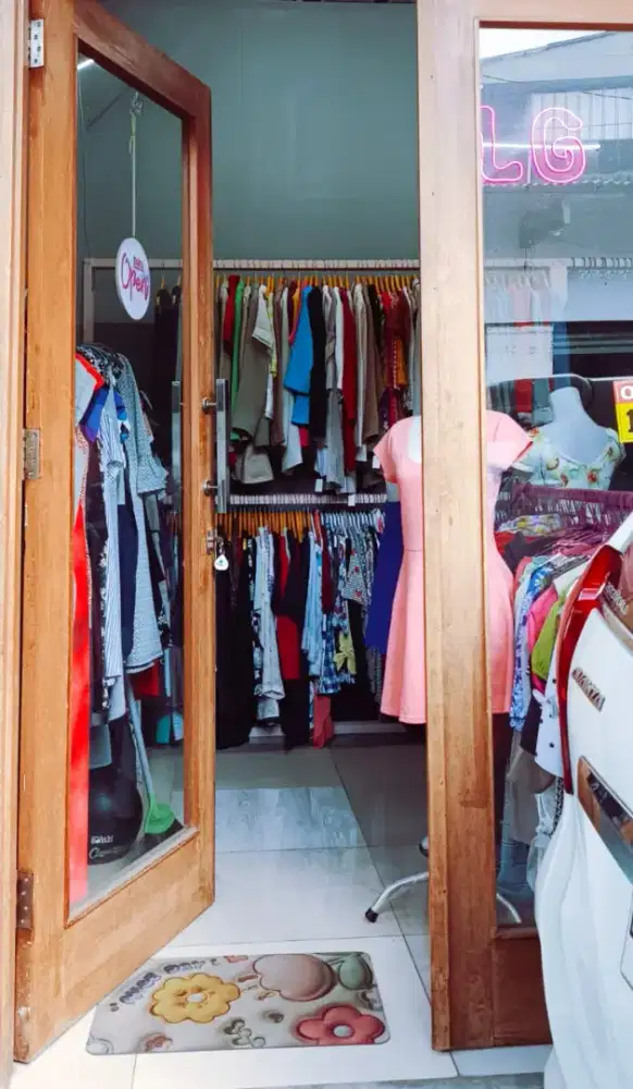 Dicari : : : ADMIN BUTIK