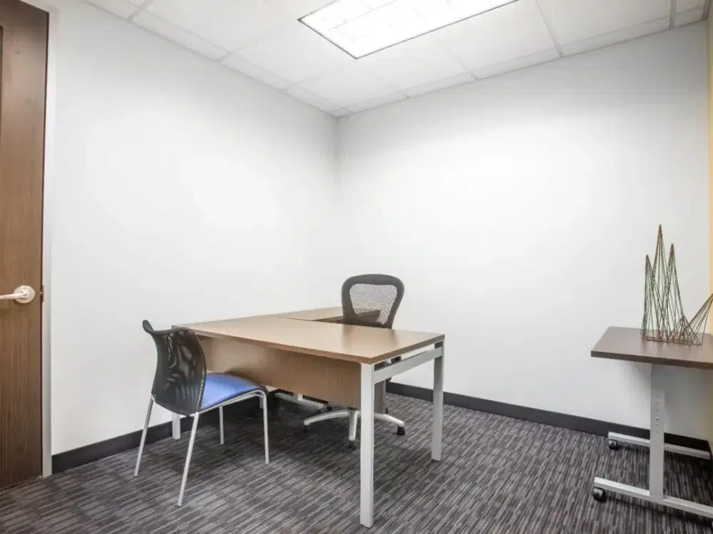 Ruang kantor profesional di HQ GKM Green Tower dengan jangka waktu yang sepenuhnya fleksibel