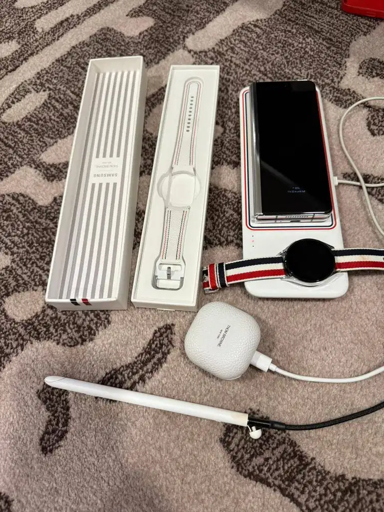 Samsung Galaxy Z Fold 3 Thom Browne