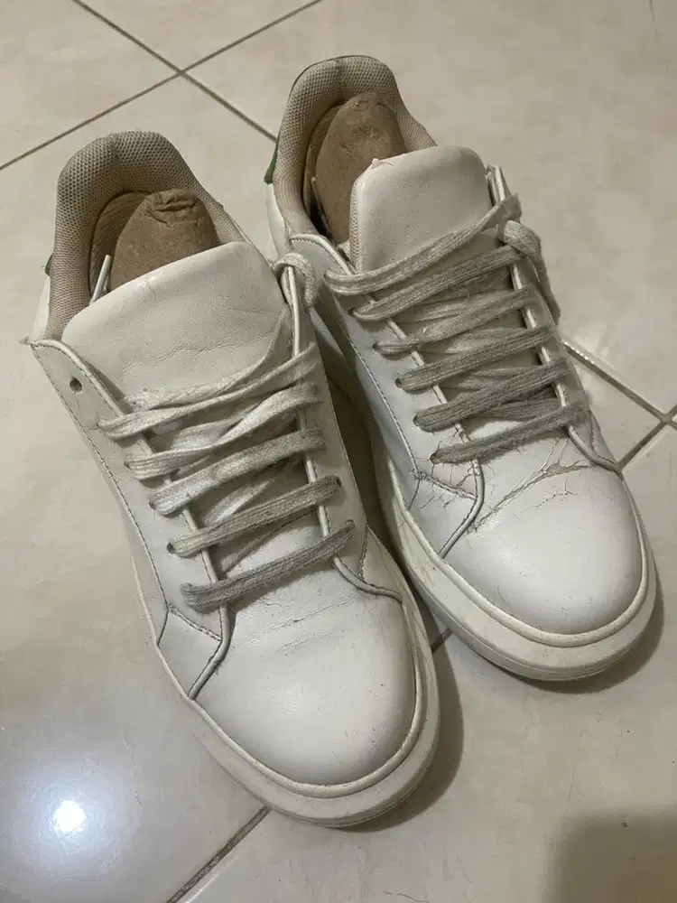 Sepatu Sneakers Putih Payless