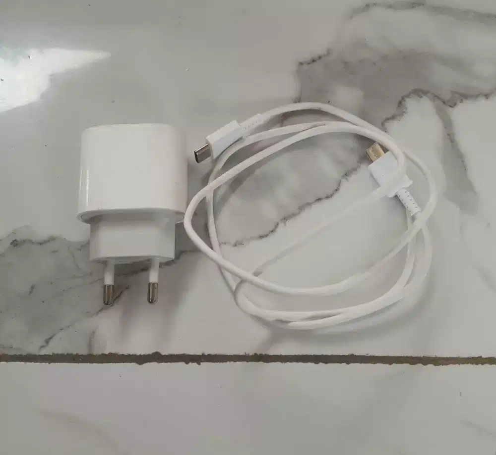 Original Charger Iphone 20W C to C