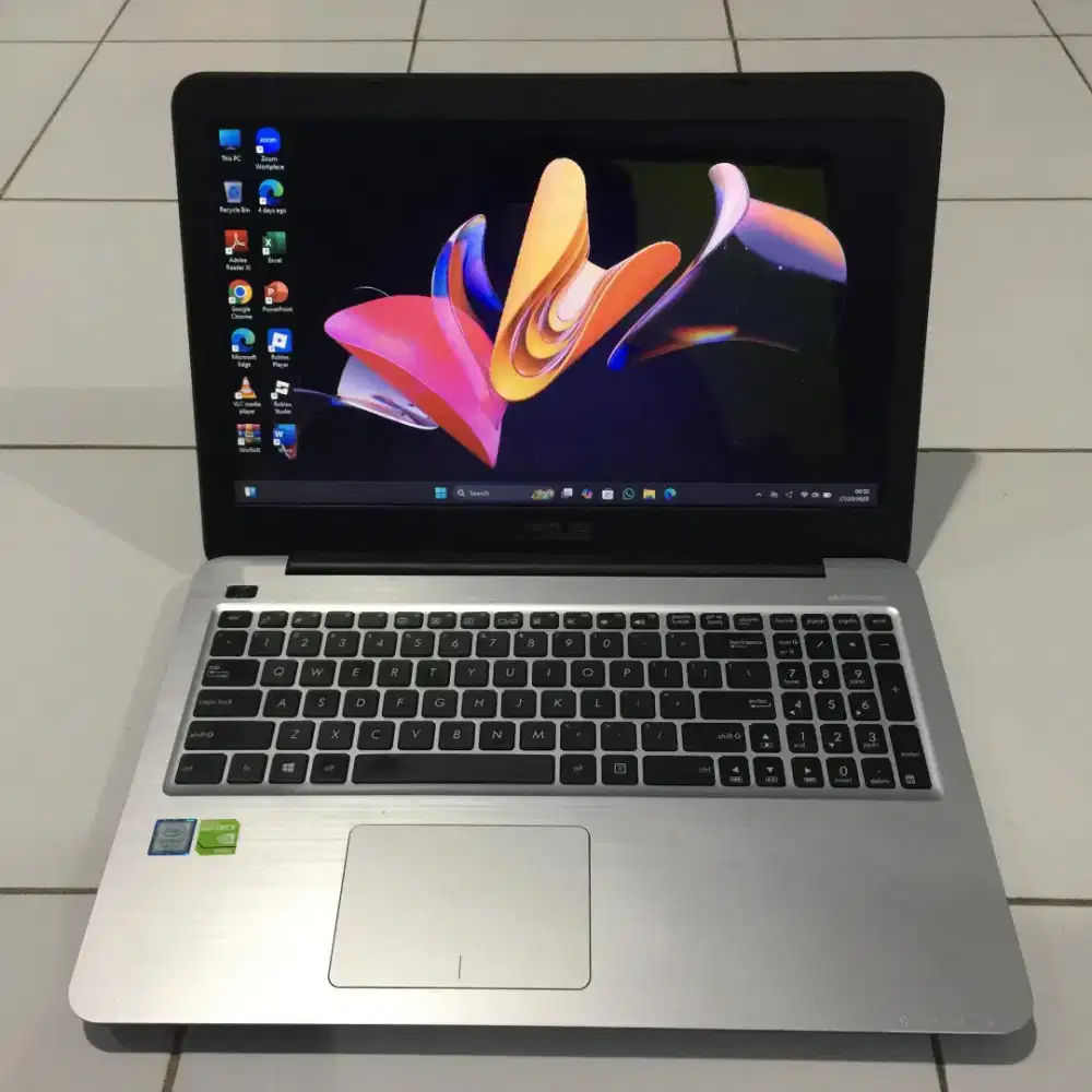Laptop Asus X556U (Gen7)
