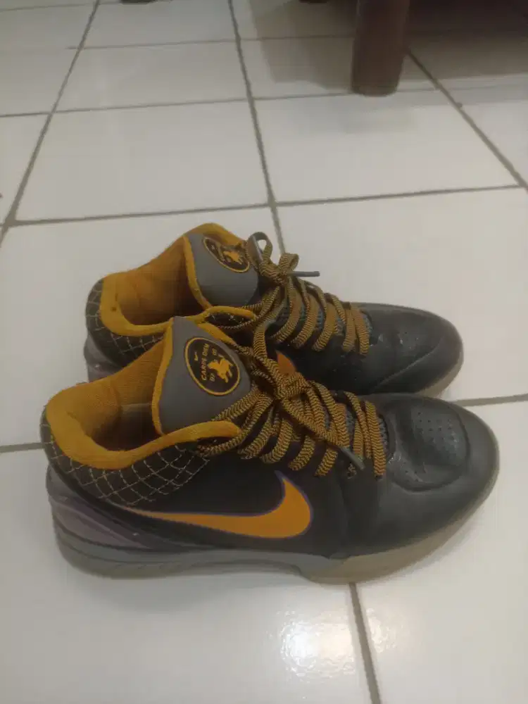 Sepatu basket Nike kobe size 42