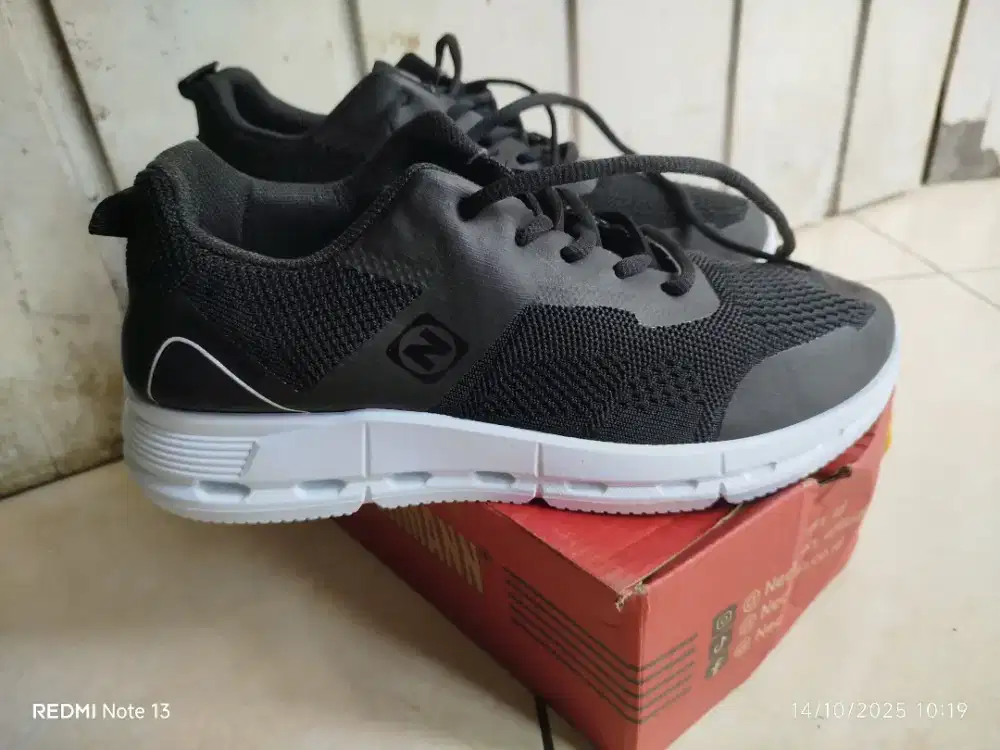 Sepatu Running Neckerman