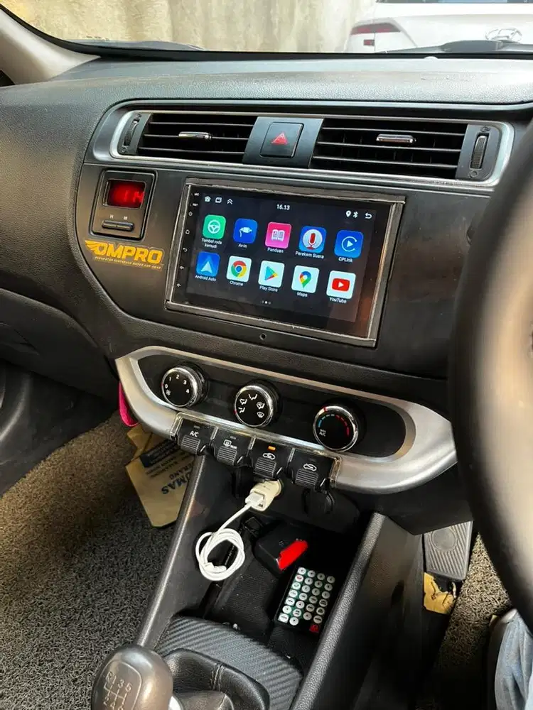 Head Unit Android 7 inch + Kamera Mundur ( Gratis Pasang)