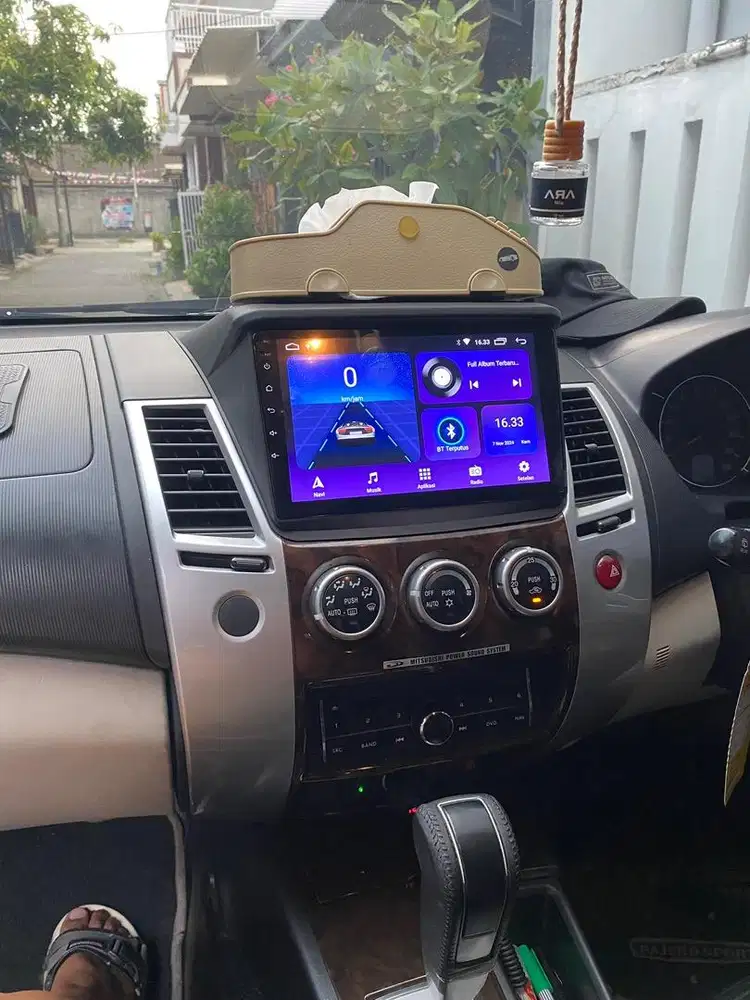 Head Unit android 9 inch  + kamera mundur + PASANG
