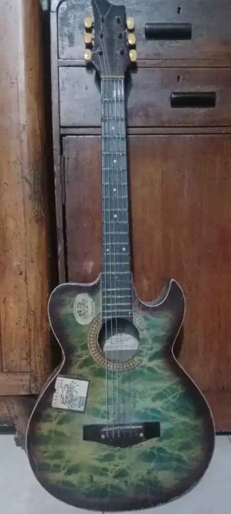Gitar Akustik Yamaha