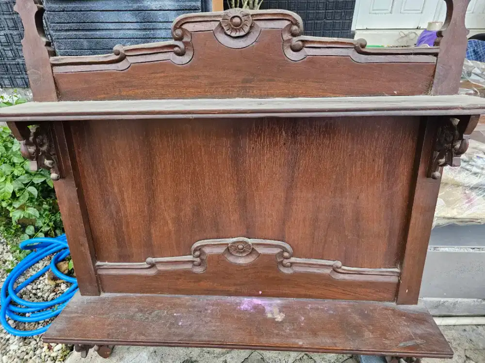 Jual lemari pajangan dinding