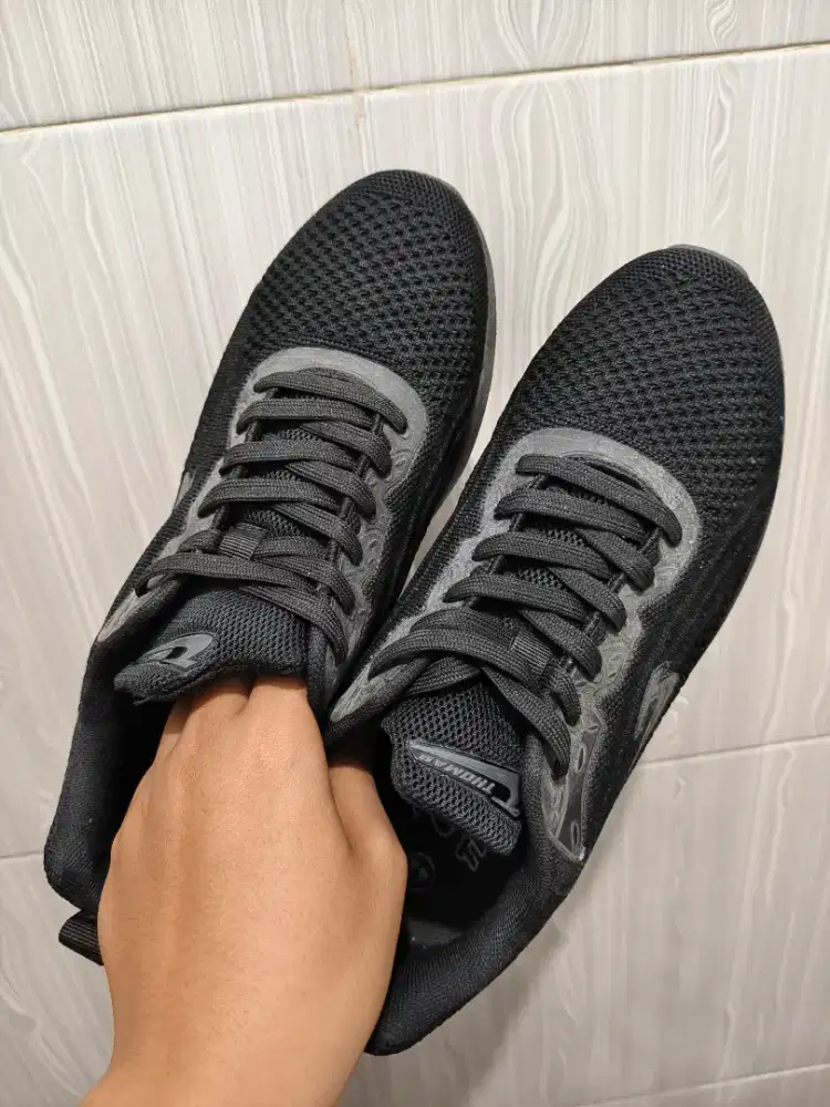 Sepatu Thomas Hitam Full