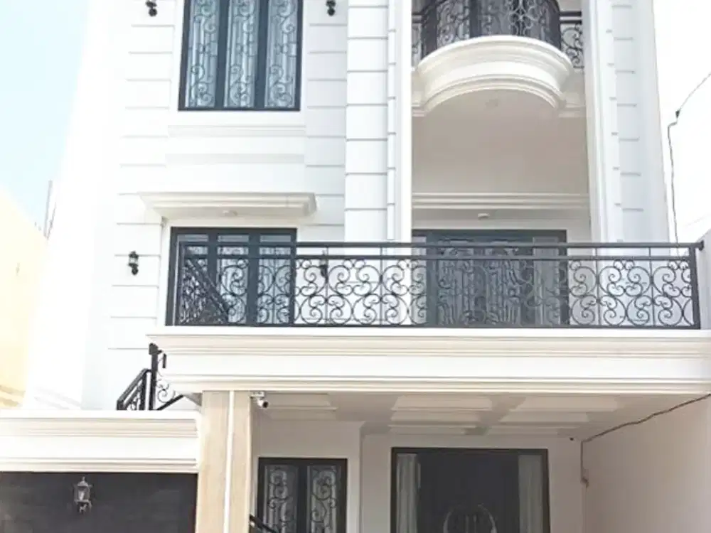Rumah Exclusive Cluster Mewah Pinggir Jalan Raya Jagakarsa
