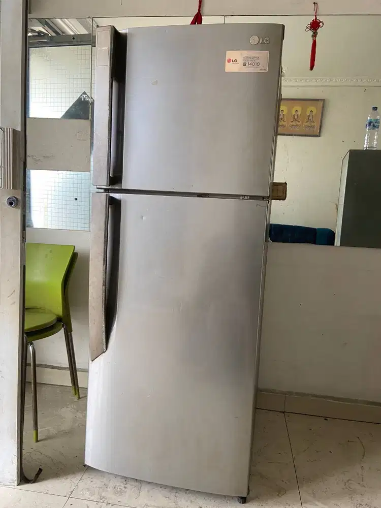 Kulkas 2 pintu merek LG