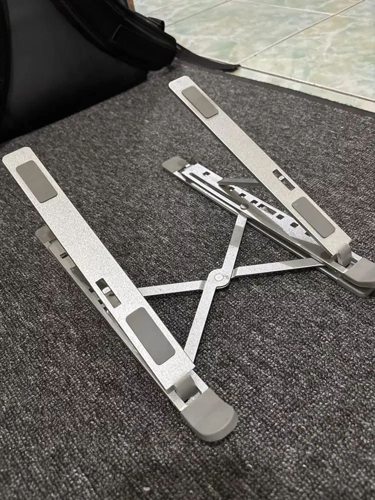 Stand Holder Laptop Alumunium Kokoh