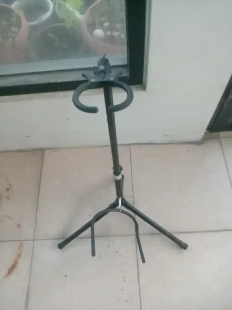Stand (dudukan) Gitar