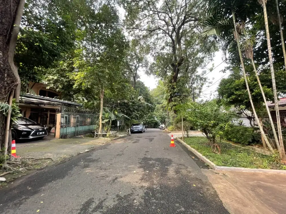 Rumah Lama Selangkah Ke Lab School Kebayoran Jakarta Selatan