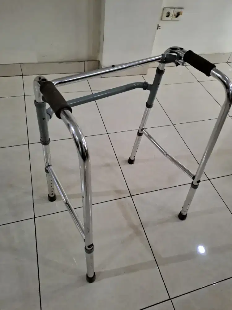 dijual  walker masih bagus.